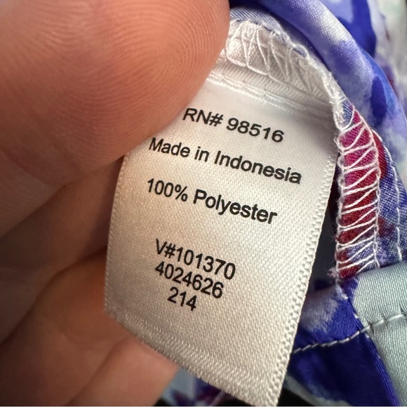 NEW Women’s XS Floral Sleeveless Blouse Top Watercolor Print Work Travel Spring - Picture 4 of 7